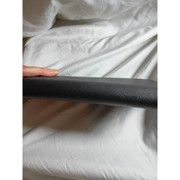 Henri Bendel New York Zip Around Black Leather Wallet Excellent Condition - Picture 14 of 14